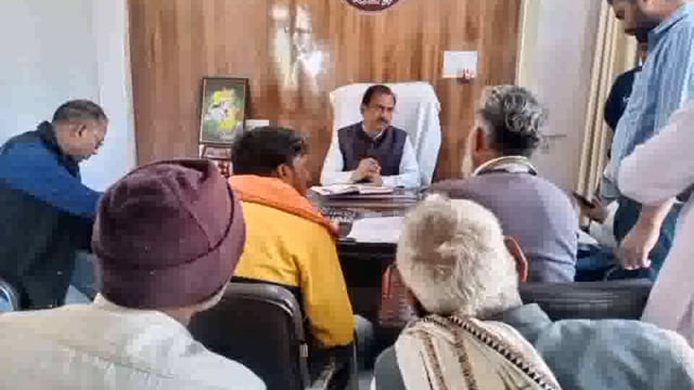 तहसील सभागार में आए फरियादियों की सुनी समस्याएं एसडीएम अनिल कुमार कटियार ने उच्च अधिकारियों को दिए निर्देश