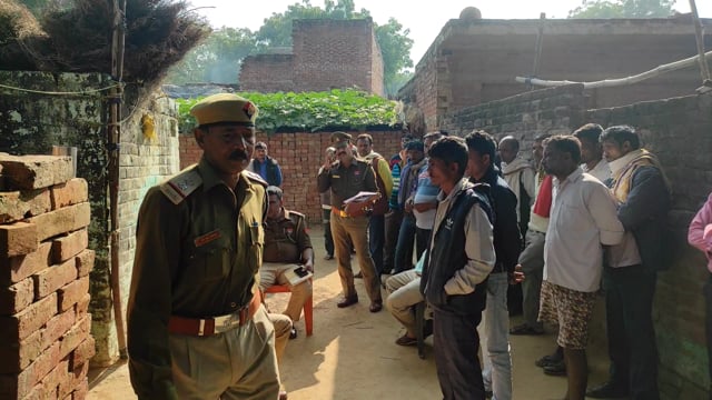 संदिग्ध परिस्थितियों में महिला का फांसी पर झूलता मिला शव