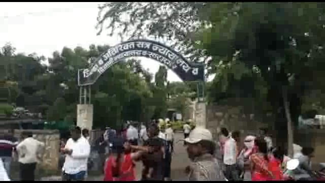 गांजाची चोरटी अवैध वाहतूक करणाऱ्या आरोपीस सत्र न्यायालया सुनावली 10 वर्षाची शिक्षा तर 3 लाखांचा दंड ठोठावला