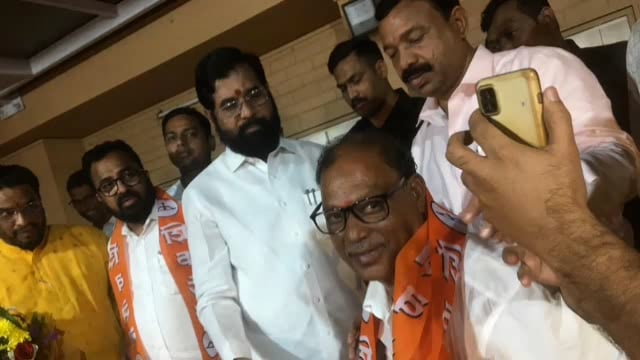 नागलगाव येथील गुत्तेदार सुभाष राठोड यांनी मुख्यमंत्री एकनाथ शिंदे यांची भेट घेवून गावाच्या विकासाची माहिती दिली