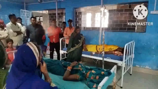 फुल्लीडुमर रामपुर मुख्य सड़क के छत्तर मोड़ पर स्कूल बहन के धक्के से दो महिला जख्मी, फुल्लीडुमर अस्पताल में हुआ ईलाज