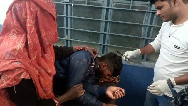 रास्ते को लेकर हुए विवाद में मानिकपुर थाना क्षेत्र के मानिकपुर निवासी विजय कुमार को मारपीट कर जख्मी कर डाला
