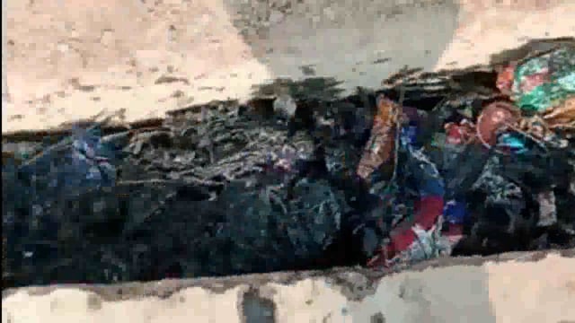 गंदगी का अम्बार, नालियाँ बजबजा रहीं,सफाईकर्मी गायब,ग्रामीणों ने वीडियो किया वायरल
रामपुर ब्लाक के ग्राम सराय संग्रामसिंह