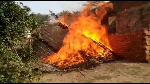 फुलवरिया गांव में जमीन विवाद को लेकर घर में लगाई आग सब कुछ हुआ जलकर राख