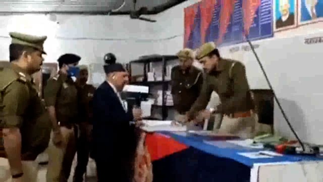 एडीजी जोन प्रयागराज आईपीएस लॉ प्रेम प्रकाश के औचक निरीक्षण से पुलिस महकमे में मचा हड़कंप
थाना लीलापुर का हुआ निरीक्षण