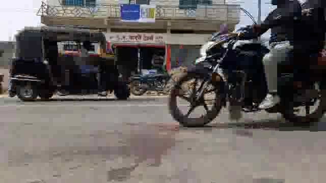 जळकोट रोडवर अज्ञात वाहनांच्या धडकेत एकाचा जागीच मृत्यू