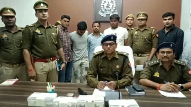 थाना शेरगढ़ पुलिस ने ओएलएक्स व अश्लील वीडियो बनाकर ब्लैकमेल करने वाले गिरोह के 4 सदस्यों को गिरफ्तार कर भेजा जेल
