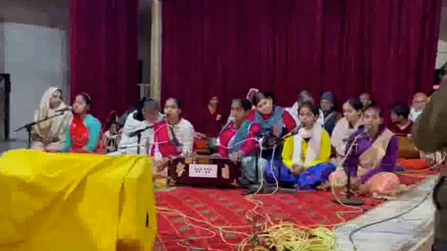 मानमंदिर बरसाना के महंत रमेश बाबा के रासोत्सव की एक झलक 