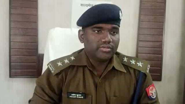 थाना कोतवाली औरैया क्षेत्र के अन्तर्गत एक व्यक्ति द्वारा पैसे के लेनदेन को लेकर सोशल मीडिया के माध्यम से संबंध में