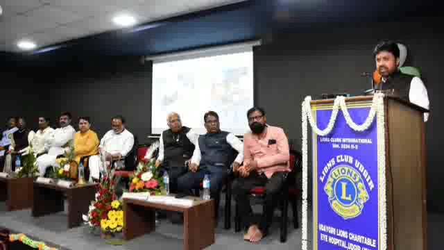 आमदार संजय बनसोडे यांच्या हस्ते संगम पटवारी यांचा सत्कार