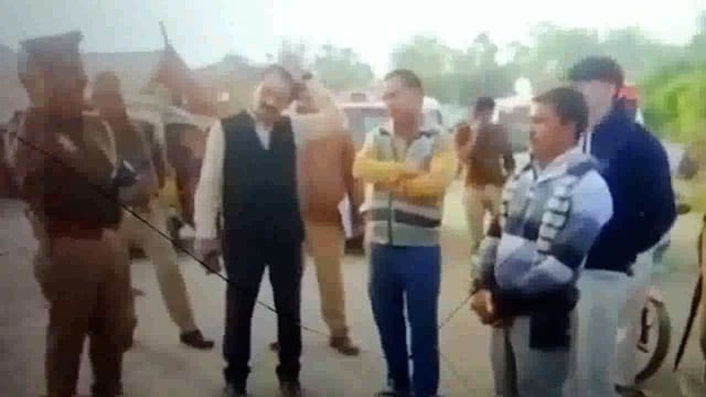 बेलवन में स्थित लक्ष्मी मंदिर पर पौष माह में 8 दिसंबर से शुरू होने वाले मेले की तैयारियों का जायजा लेने पहुंचे एसडीएम।