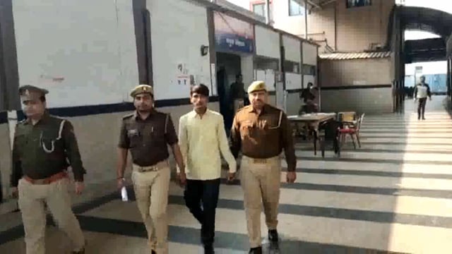 जीआरपी पुलिस ने मथुरा जंक्शन से शातिर चोर को किया गिरफ्तार कब्जे से चोरी के एंड्रॉयड फोन किए बरामद