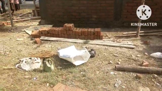 प्रतापगढ़ जिले के बिहार ब्लाक के रोर ग्राम सभा में सांसद निधि से बन रहा सोलर प्लांट में घटिया सामग्री का हो रहा प्रयोग,