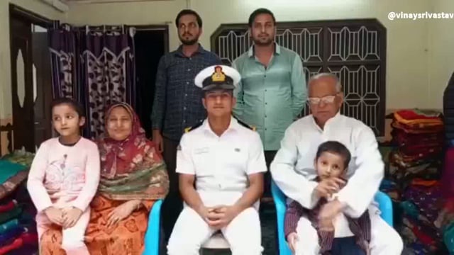 बुनकर का बेटा बना इंडियन नेवी में लेफ्टिनेंट