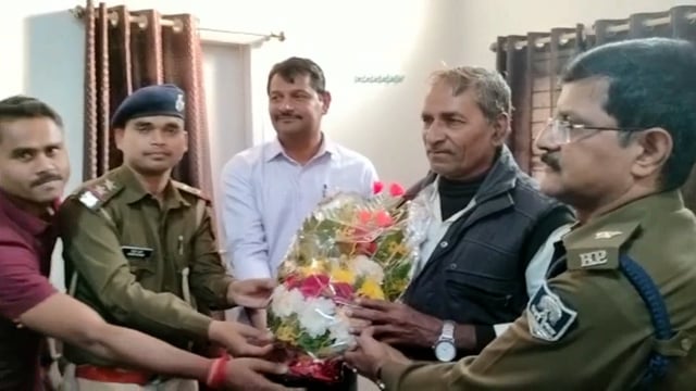 सूरजगढ़ा थाना में एसआई ललन शर्मा की सेवानिवृत्त होने पर भावभीनी पूर्वक विदाई दी गई
