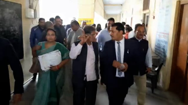 बालिका इंटर कॉलेज में लगा विधिक प्राधिकरण सेवा का कैंप बच्चों के भविष्य को लेकर की चर्चा साथ ही दिया पुरस्कार