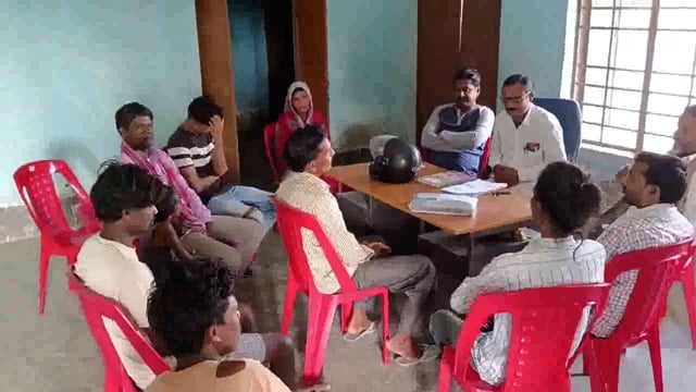 रामपुर पंचायत के मनरेगा भवन प्रांगण में ग्राम कचहरी का हुआ आयोजन, कुल 2 मामले पर हुई सुनवाई

