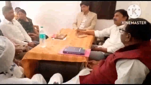 फुल्लीडुमर प्रखंड प्रमुख गौतम प्रकाश ने पंचायत समिति सदस्यों के साथ क्षेत्र के विकास हेतु की बैठक