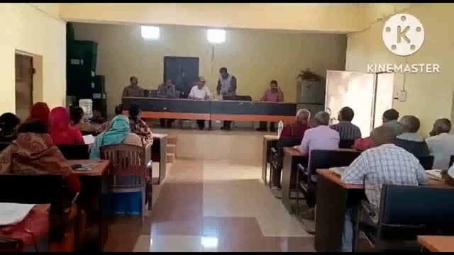 फुल्लीडुमर प्रखंड सभागार में बिडियो ने बीएलओ के साथ बैठक कर दिए कई निर्देश