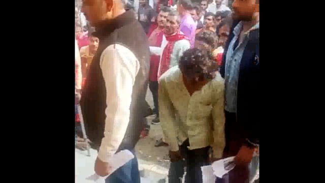 दिव्यांग दिवस पर दिव्यांगों को सांसद व अधिकारियों ने किया सम्मानित
बाबुओं व दलालों ने दिव्यांगों को किया अपमानित 