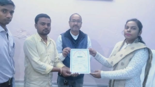 थरथरी प्रखंड के थरथरी पंचायत के बिच भूमि  हिन् के बिच बंदोबस्ती अंचला अधिकारी एबं मुखिया प्रतिनिधि अधिक्षता मे बितरण किय