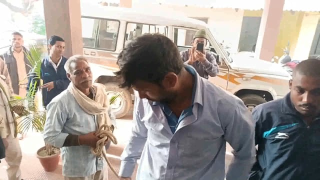 पीडीएस के 20 बोरे चावल के साथ एक चालक को किया गया गिरफ्तार जिसे भेजा गया जेल