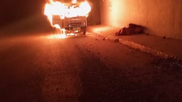 जालौन

चलती हुई मैजिक गाड़ी देखते ही देखते बनी आग का गोला 