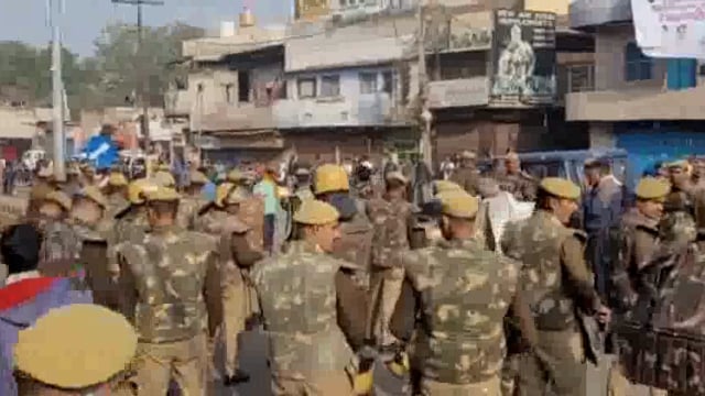 मथुरा जनपद में 6 दिसंबर को लेकर शाही ईदगाह व श्री कृष्ण जन्मभूमि के पर सुरक्षा के इंतजामात रहे पुख्ता