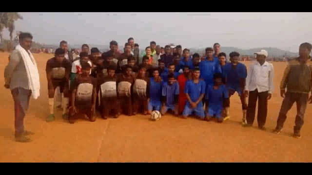 *दो दिवसीय फुटबाल टूर्नामेंट का हुआ आयोजन ,पूर्वी जिला परिषद प्रीति सिंह ने किया उद्घाटन*