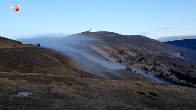 Bulutların Dağların Yamacından Süzülüşü Mest Etti