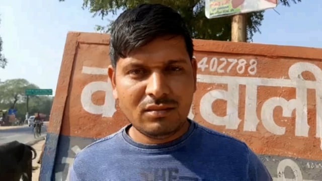 कस्बा खैर में ट्रक चालक सेकी मारपीट नाम दर्ज युवकों ने रुपए वह मोबाइल लूटा थाने में दी तहरीर