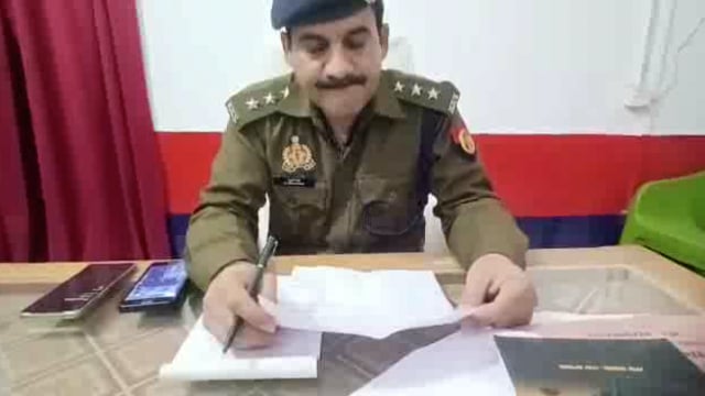 थाना फफूंद क्षेत्र के अंतर्गत ग्राम मानेपुर कटरा में बने सार्वजनिक मंदिर में हो रहे निर्माण कार्य को लेकर जिस के संबंध म