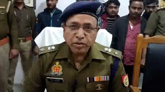 बलरामपुर तुलसीपुर थाना क्षेत्र में हुई लूट की घटना का पुलिस ने किया खुलासा पांच गिरफ्तार।