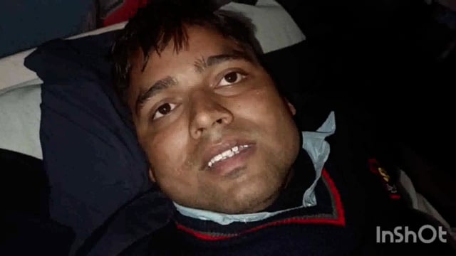 कस्बा मांट के  ग्राम बारामासी पर  के समीप दो मोटरसाइकिल आमने-सामने भिडी