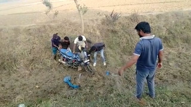 चानन  : किऊल- बन्नूबगीचा पथ पर सिंगारपुर कब्रिस्तान के पास मोटरसाइकिल दुर्घटना में युवक घायल। 