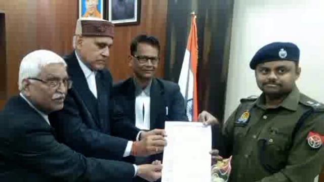 एसपी से मिले अधिवक्ता संघ के पदाधिकारियों ने अधिवक्ता गोलीकांड के मुख्य आरोपी की जल्द गिरफ्तारी करने पर दिया धन्यवाद