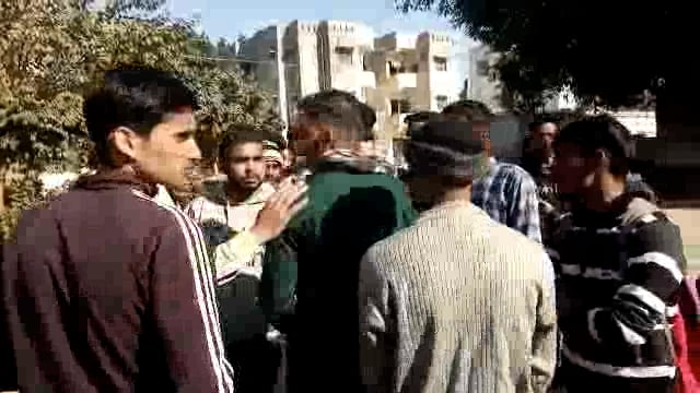 अवैध वसूली के विरोध में छात्रों का हंगामा: ओडीएम कॉलेज कोयल के प्रबंधन के खिलाफ थाना पहुंचे छात्र