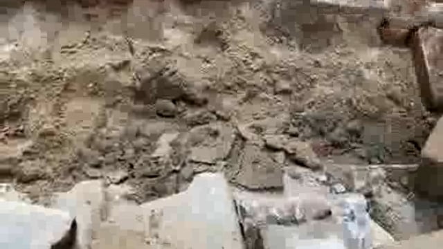 वार्ड 76 अतरसुइया से पार्षद श्रीमती पूजा कक्कड़ वा उनके भाई नीरज टंडन के आशीर्वाद प्राप्त ठेकेदार द्वारा बाबा जी के बाग 