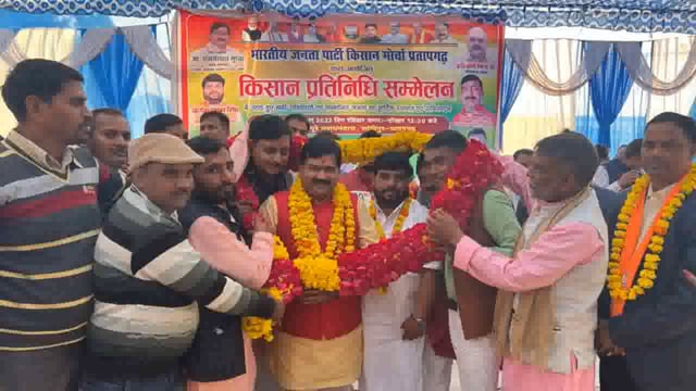 पूरे नारायणदास सांगीपुर में किसान प्रतिनिधि सम्मेलन एवं कम्बल वितरण कार्यक्रम सम्पन्न
