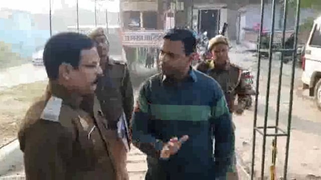 मऊ में आज फ़ायर ब्रिगेड़ की NOC न होने पर तमसा गेस्ट हाउस को किया सीज