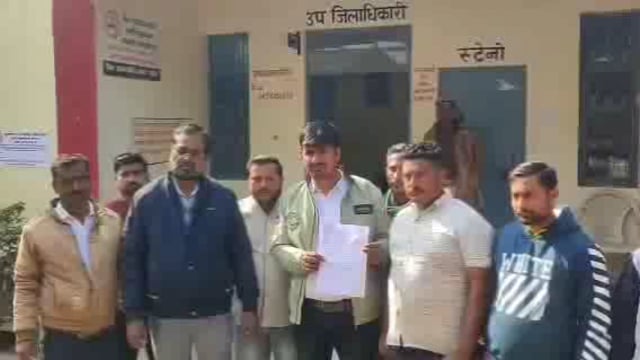 रपटा विबाद में दोनों पक्षों ने एस डी एम को दिया पत्र

