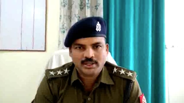 थाना अजीतमल पुलिस द्वारा धोखाधड़ी करने वाले फर्जी पुलिस अधिकारी की गिरफ्तारी के सम्बन्ध में क्षेत्राधिकारी अजीतमल 