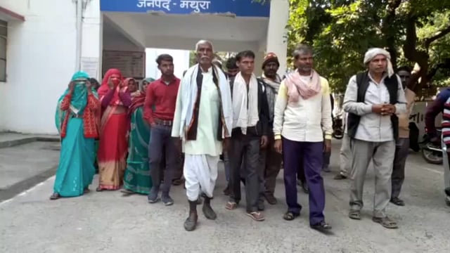 दलित की बेटी की बरात का विरोध करते हुए दबंगों ने की थी मारपीट शिकायत की तो दलितों का कर दिया पानी बंद