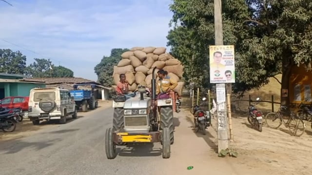 सड़क सुरक्षा व्यवस्था सूरजपुर जिले में केवल पुलिस,यातायात विभाग के हवाले कभी भी तब्दील हो सकती है दुर्घटना में
@Surajpur