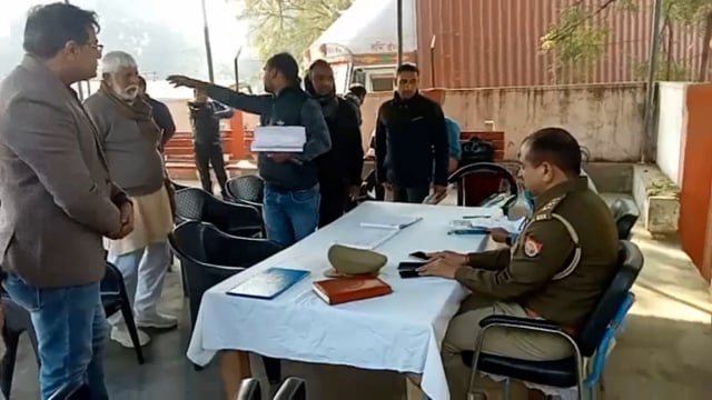 कोतवाली खेर में लगाया गया समाधान दिवस लोगों ने अपनी बीती कोतवाल वह एसडीएम वह तहसीलदार को सुनाई