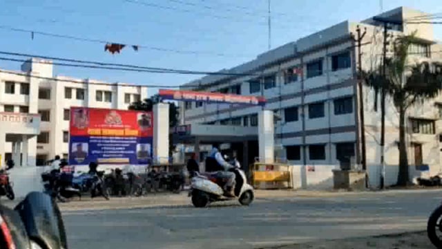 सिद्धार्थनगर जिले के इटवा के परसा मे कुंडी से लटकता मिला शव