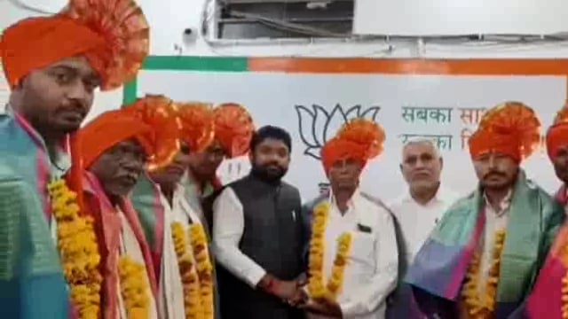 माजी आमदार सुधाकर भालेराव यांच्या हस्ते जळकोट तालुक्यातील नूतन सरपंचाचा सत्कार