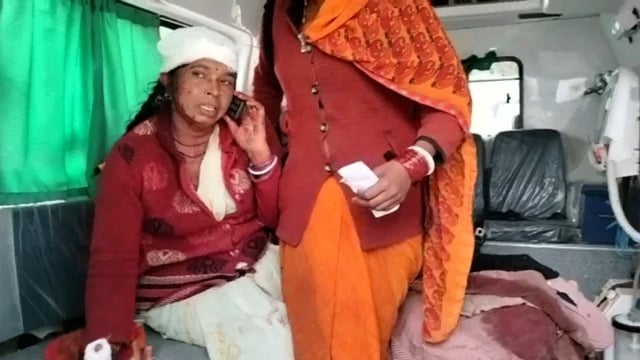 मेदनी चौकी थाना क्षेत्र अंतर्गत देवघरा चंद्र टोला में जमीनी विवाद को लेकर हुई मारपीट में  कई लोग घायल