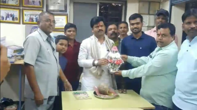 सुलतान गादे येथील कर्मवीर वाचनालयास विशेष बाब म्हणून 20 लाख रुपये निधी देणार आमदार गोपीचंद पडळकर यांचे आश्वासन