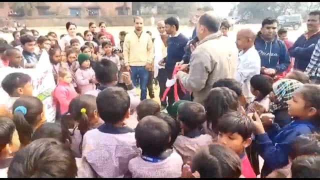 मुख्यमंत्री नीतीश कुमार के गृह जिला नालंदा के थरथरी प्रखंड अंतर्गत अस्ता- खरजमा ग्राम मे इनलाइट इंटरनेशनल स्कूल के द्वार